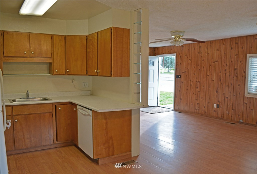504 6th, Coulee Dam, Washington 99116, 2 Bedrooms Bedrooms, ,1 BathroomBathrooms,Residential,For Sale,6th,NWM1853531