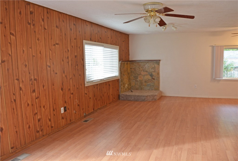 504 6th, Coulee Dam, Washington 99116, 2 Bedrooms Bedrooms, ,1 BathroomBathrooms,Residential,For Sale,6th,NWM1853531