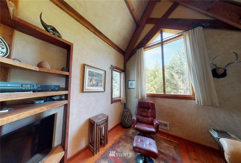 135 Lady Bug, Oroville, Washington 98844, 4 Bedrooms Bedrooms, ,1 BathroomBathrooms,Farm,For Sale,Lady Bug,NWM1848244