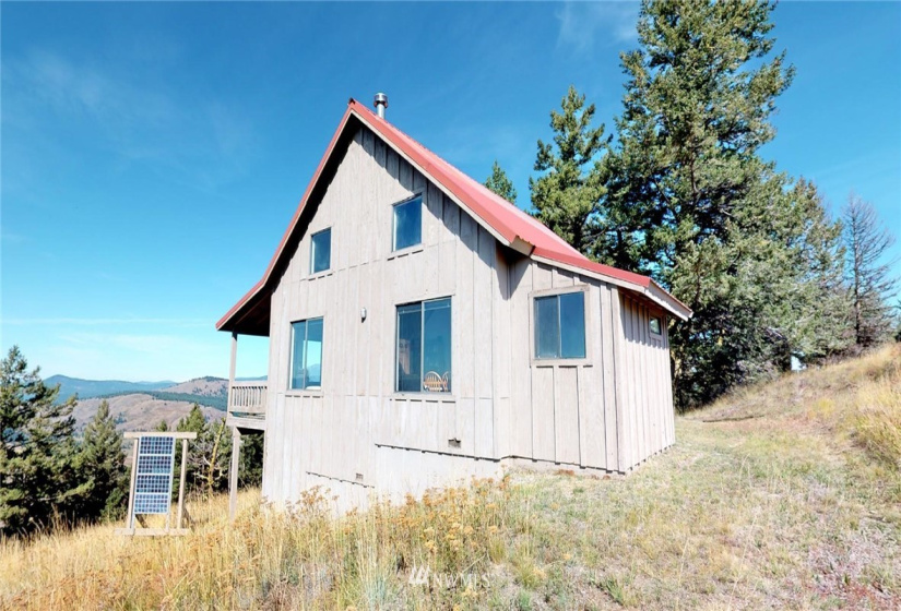 135 Lady Bug, Oroville, Washington 98844, 4 Bedrooms Bedrooms, ,1 BathroomBathrooms,Farm,For Sale,Lady Bug,NWM1848244