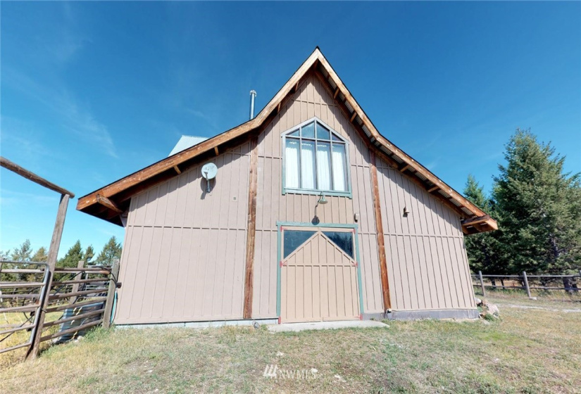 135 Lady Bug, Oroville, Washington 98844, 4 Bedrooms Bedrooms, ,1 BathroomBathrooms,Farm,For Sale,Lady Bug,NWM1848244