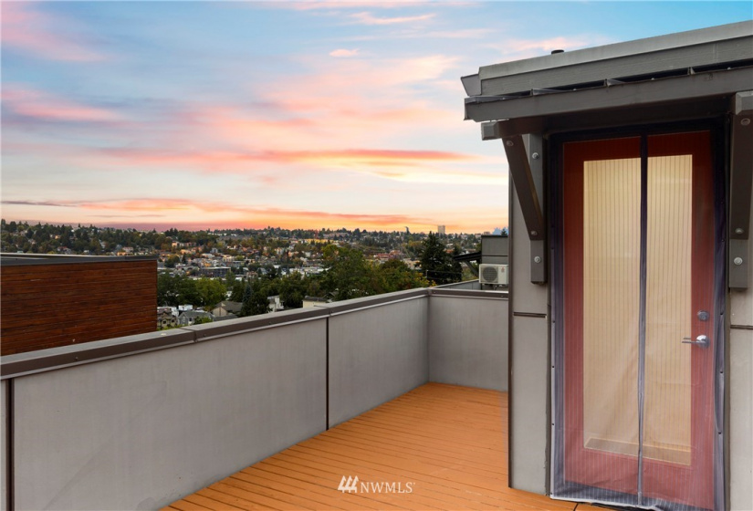 410 Fulton, Seattle, Washington 98119, 3 Bedrooms Bedrooms, ,1 BathroomBathrooms,Residential,For Sale,Fulton,NWM1855794
