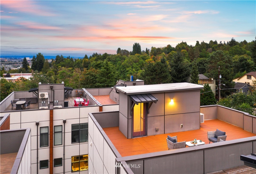 410 Fulton, Seattle, Washington 98119, 3 Bedrooms Bedrooms, ,1 BathroomBathrooms,Residential,For Sale,Fulton,NWM1855794