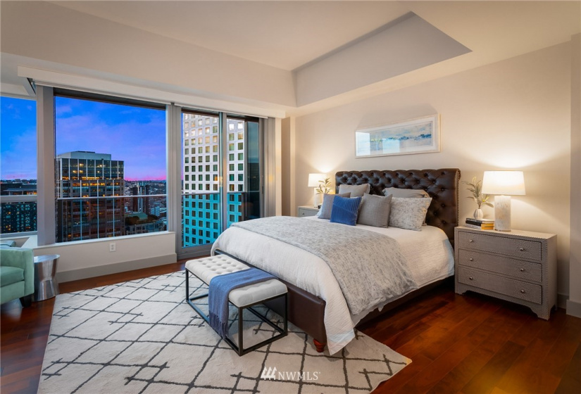 737 Olive, Seattle, Washington 98101, 3 Bedrooms Bedrooms, ,3 BathroomsBathrooms,Residential,For Sale,OLIVE 8 CONDOMINIUM,Olive,NWM1856456