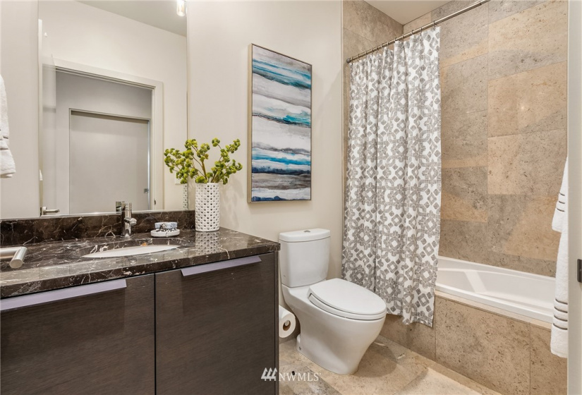 737 Olive, Seattle, Washington 98101, 3 Bedrooms Bedrooms, ,3 BathroomsBathrooms,Residential,For Sale,OLIVE 8 CONDOMINIUM,Olive,NWM1856456