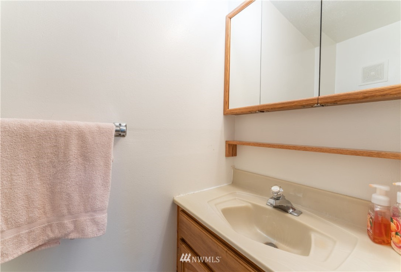 210 Totem Pole, Manson, Washington 98831, 3 Bedrooms Bedrooms, ,2 BathroomsBathrooms,Residential,For Sale,Totem Pole,NWM1856353
