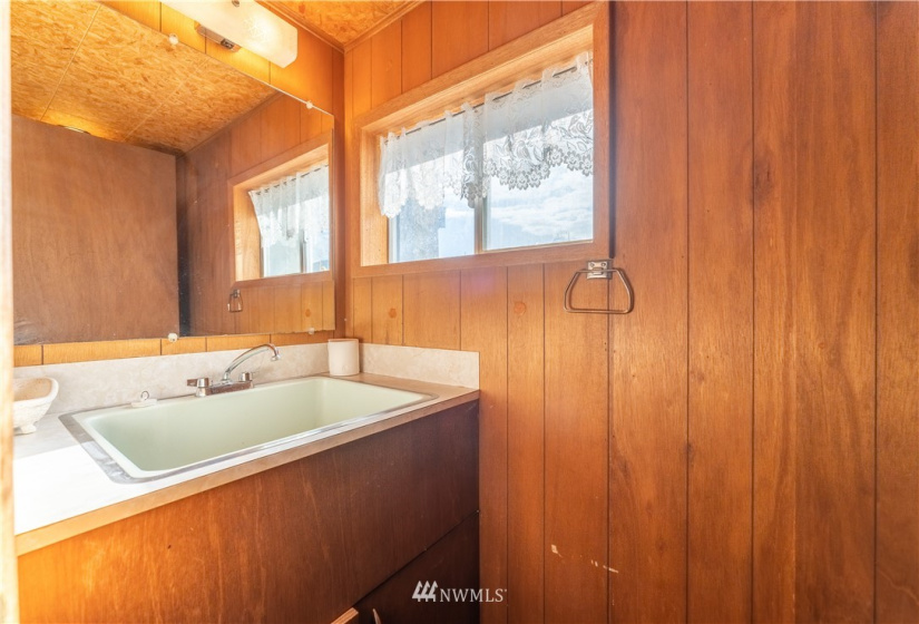 210 Totem Pole, Manson, Washington 98831, 3 Bedrooms Bedrooms, ,2 BathroomsBathrooms,Residential,For Sale,Totem Pole,NWM1856353