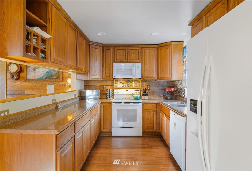 652 Adams, Republic, Washington 99166, 4 Bedrooms Bedrooms, ,Residential,For Sale,Adams,NWM1856692