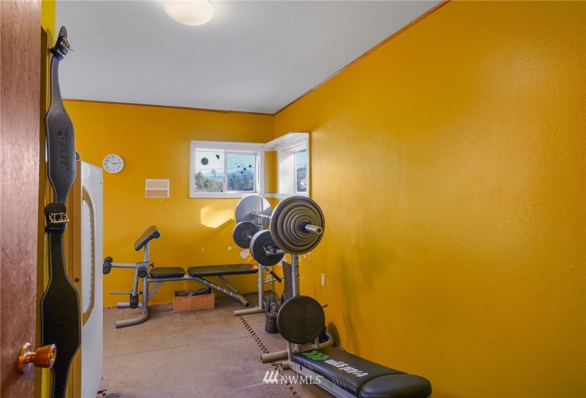 652 Adams, Republic, Washington 99166, 4 Bedrooms Bedrooms, ,Residential,For Sale,Adams,NWM1856692
