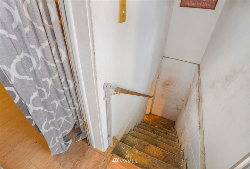 652 Adams, Republic, Washington 99166, 4 Bedrooms Bedrooms, ,Residential,For Sale,Adams,NWM1856692