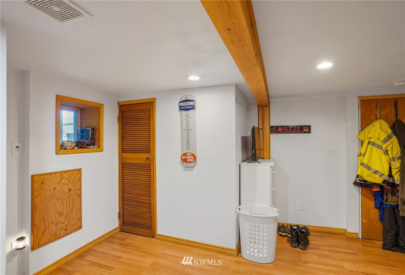 652 Adams, Republic, Washington 99166, 4 Bedrooms Bedrooms, ,Residential,For Sale,Adams,NWM1856692