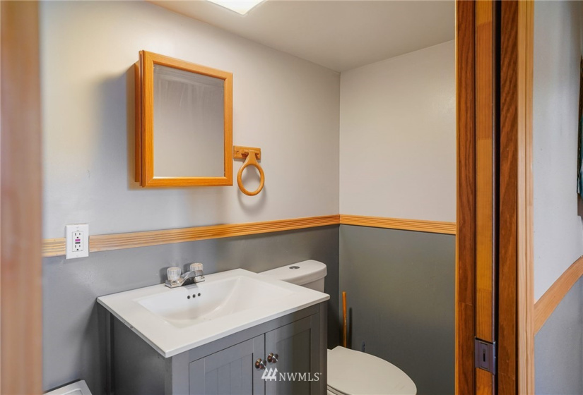 652 Adams, Republic, Washington 99166, 4 Bedrooms Bedrooms, ,Residential,For Sale,Adams,NWM1856692