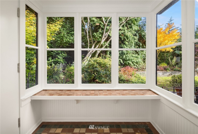 926 Harvard, Seattle, Washington 98102, 4 Bedrooms Bedrooms, ,1 BathroomBathrooms,Residential,For Sale,Harvard,NWM1856019