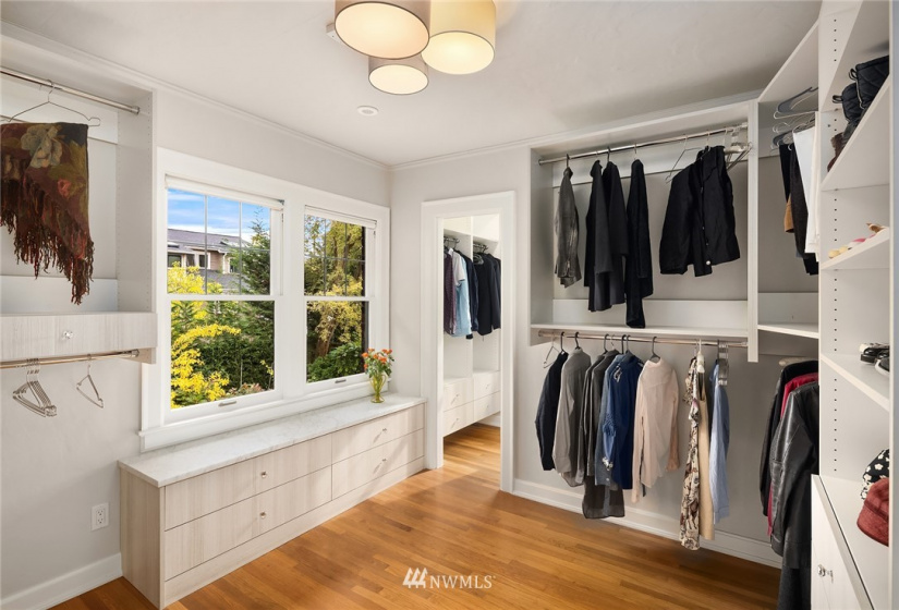926 Harvard, Seattle, Washington 98102, 4 Bedrooms Bedrooms, ,1 BathroomBathrooms,Residential,For Sale,Harvard,NWM1856019