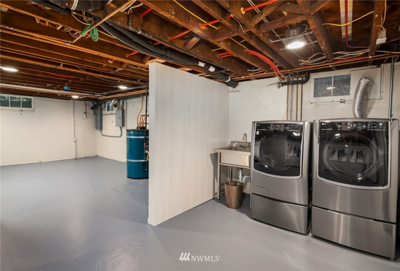 926 Harvard, Seattle, Washington 98102, 4 Bedrooms Bedrooms, ,1 BathroomBathrooms,Residential,For Sale,Harvard,NWM1856019