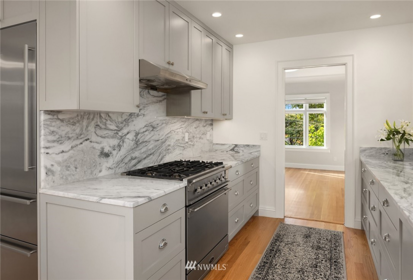 926 Harvard, Seattle, Washington 98102, 4 Bedrooms Bedrooms, ,1 BathroomBathrooms,Residential,For Sale,Harvard,NWM1856019