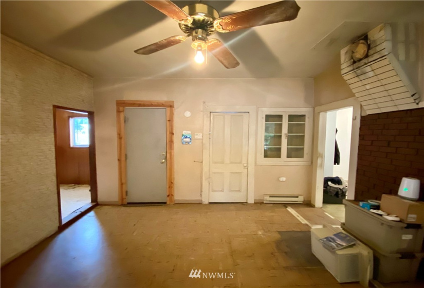 410 Washington, Dayton, Washington 99328, 3 Bedrooms Bedrooms, ,1 BathroomBathrooms,Residential,For Sale,Washington,NWM1856847