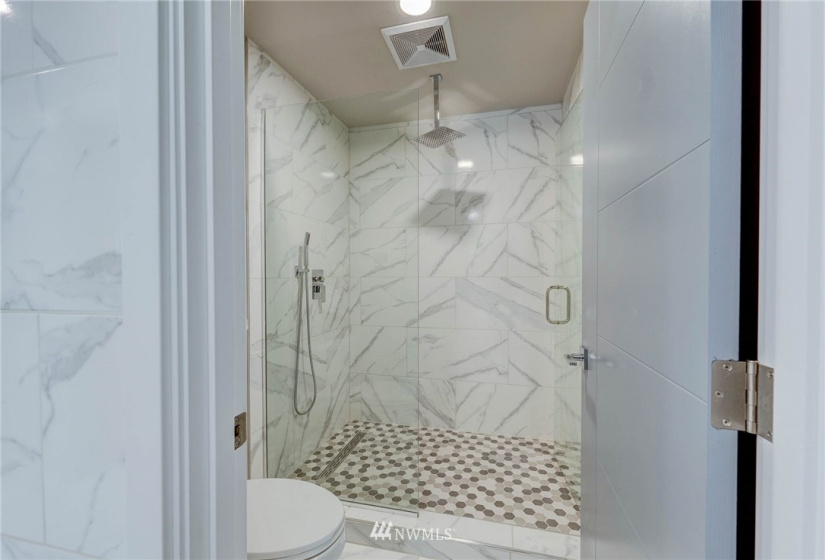 4910 Holly, Seattle, Washington 98148, 5 Bedrooms Bedrooms, ,3 BathroomsBathrooms,Residential,For Sale,Holly,NWM1857144