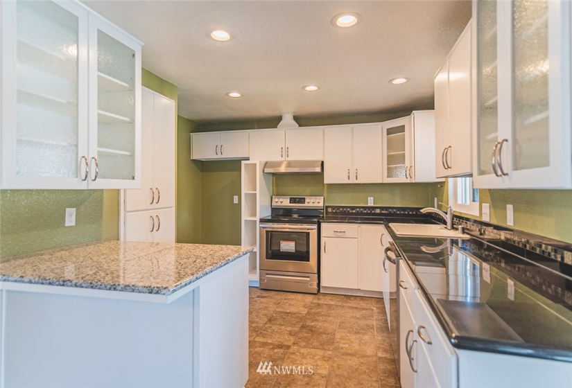 1421 Lakeway, Moses Lake, Washington 98837, 4 Bedrooms Bedrooms, ,2 BathroomsBathrooms,Residential,For Sale,Broadripple Add #3,Lakeway,NWM1857203