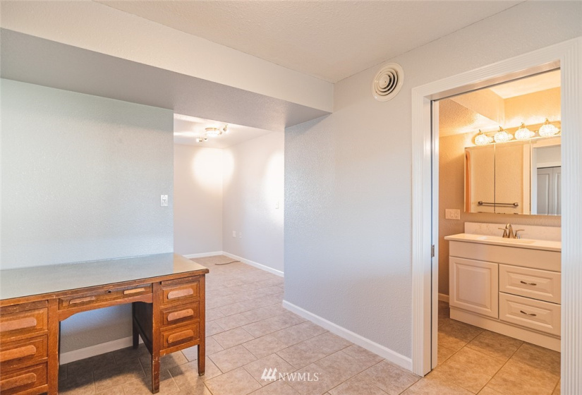 1421 Lakeway, Moses Lake, Washington 98837, 4 Bedrooms Bedrooms, ,2 BathroomsBathrooms,Residential,For Sale,Broadripple Add #3,Lakeway,NWM1857203