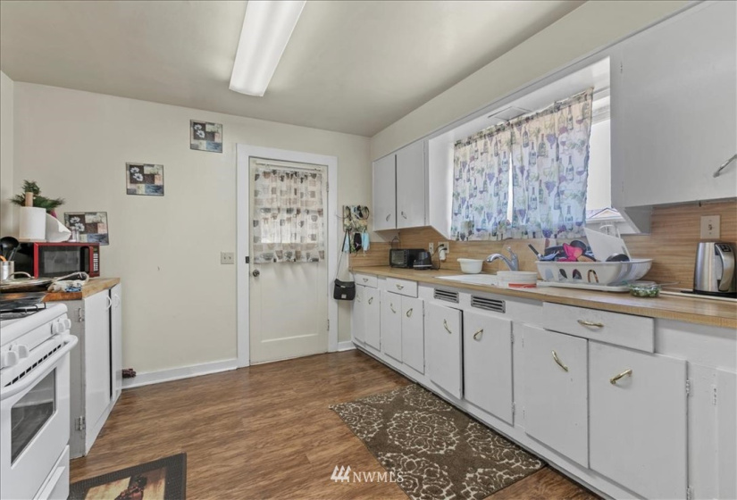 1651 35th, Tacoma, Washington 98418, ,Residential Income,For Sale,Chandler's Replat,35th,NWM1857259