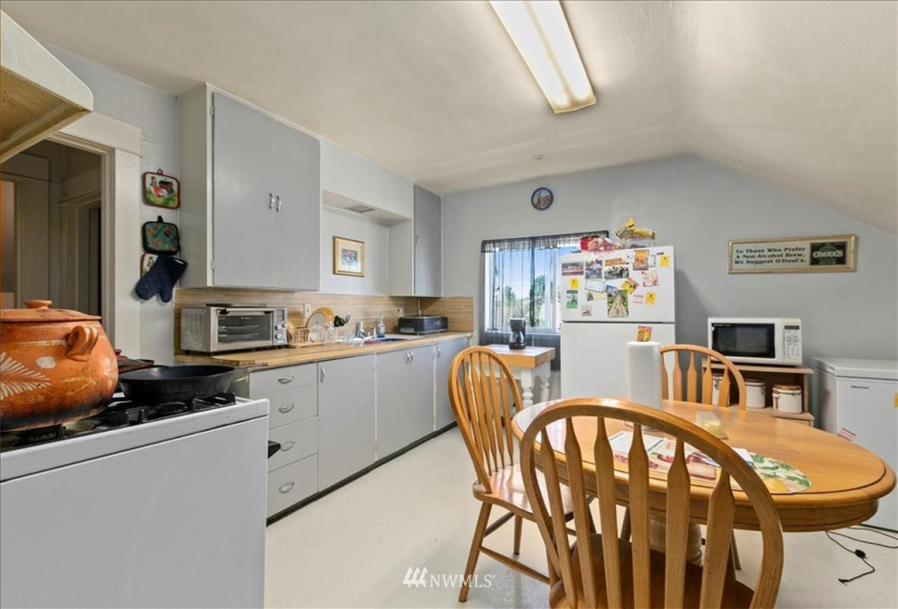 1651 35th, Tacoma, Washington 98418, ,Residential Income,For Sale,Chandler's Replat,35th,NWM1857259