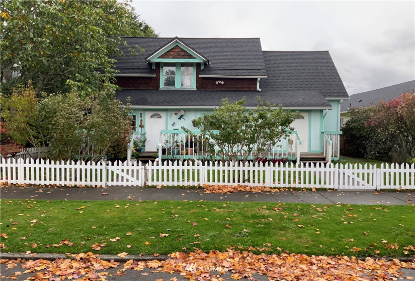 2519 Pine, Everett, Washington 98201, ,Residential Income,For Sale,Pine,NWM1857174
