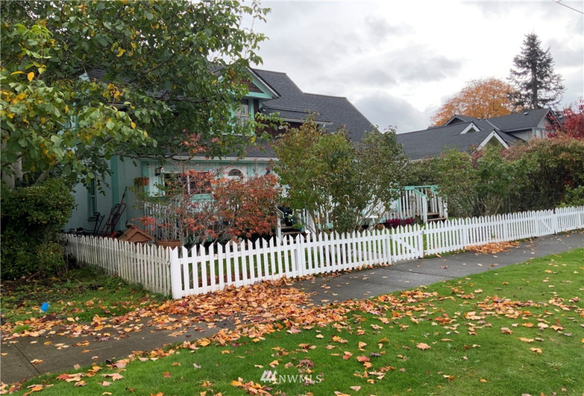 2519 Pine, Everett, Washington 98201, ,Residential Income,For Sale,Pine,NWM1857174