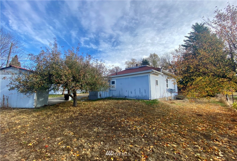 218 Warren, Waitsburg, Washington 99361, 2 Bedrooms Bedrooms, ,1 BathroomBathrooms,Residential,For Sale,Warren,NWM1856851