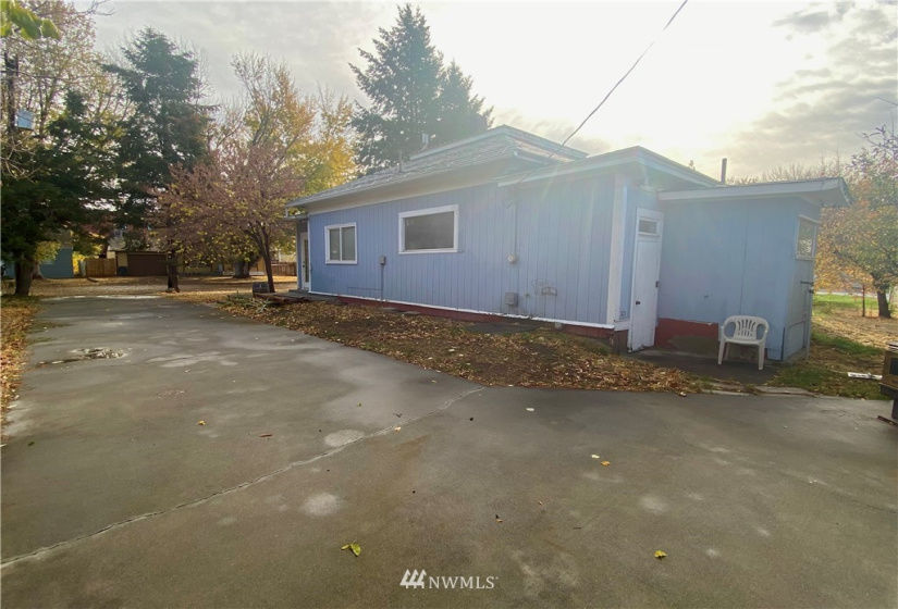 218 Warren, Waitsburg, Washington 99361, 2 Bedrooms Bedrooms, ,1 BathroomBathrooms,Residential,For Sale,Warren,NWM1856851