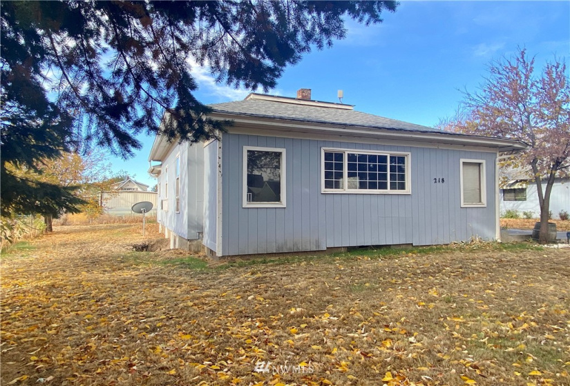 218 Warren, Waitsburg, Washington 99361, 2 Bedrooms Bedrooms, ,1 BathroomBathrooms,Residential,For Sale,Warren,NWM1856851