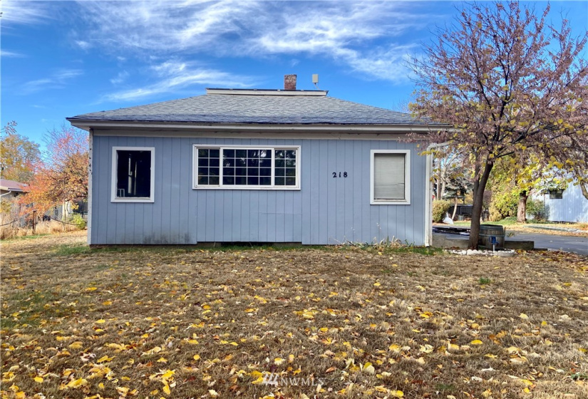 218 Warren, Waitsburg, Washington 99361, 2 Bedrooms Bedrooms, ,1 BathroomBathrooms,Residential,For Sale,Warren,NWM1856851
