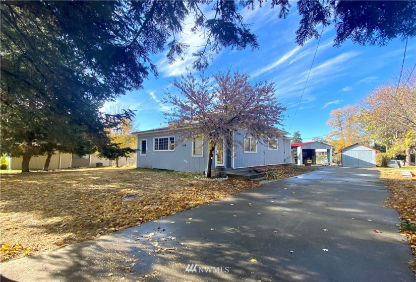 218 Warren, Waitsburg, Washington 99361, 2 Bedrooms Bedrooms, ,1 BathroomBathrooms,Residential,For Sale,Warren,NWM1856851