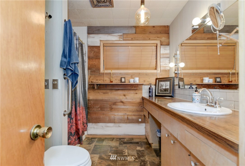 5739 Steamboat Island, Olympia, Washington 98502, 1 Bedroom Bedrooms, ,1 BathroomBathrooms,Residential,For Sale,Steamboat Island,NWM1857473