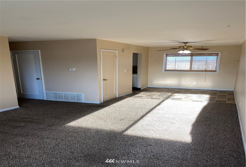 1016 Lowry, Moses Lake, Washington 98837, ,Residential Income,For Sale,Larson,Lowry,NWM1856757