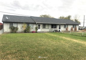 1016 Lowry, Moses Lake, Washington 98837, ,Residential Income,For Sale,Larson,Lowry,NWM1856757