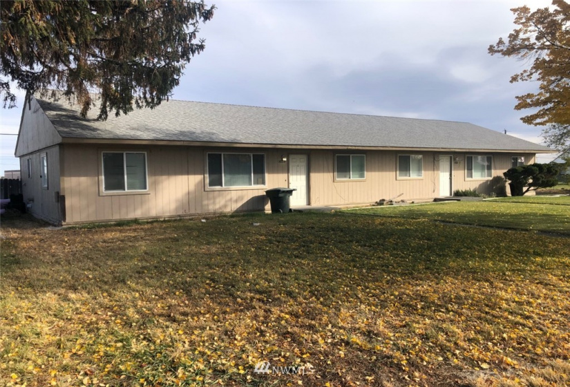 1016 Lowry, Moses Lake, Washington 98837, ,Residential Income,For Sale,Larson,Lowry,NWM1856757