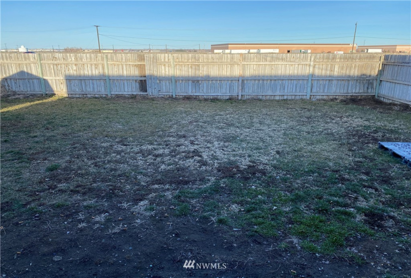1016 Lowry, Moses Lake, Washington 98837, ,Residential Income,For Sale,Larson,Lowry,NWM1856757