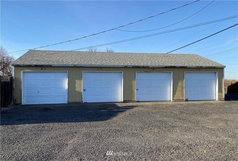 1016 Lowry, Moses Lake, Washington 98837, ,Residential Income,For Sale,Larson,Lowry,NWM1856757