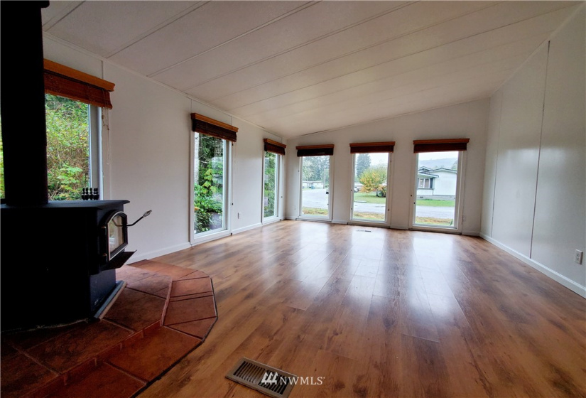 130 Salmon, Clallam Bay, Washington 98326, 3 Bedrooms Bedrooms, ,1 BathroomBathrooms,Residential,For Sale,Salmon,NWM1857546