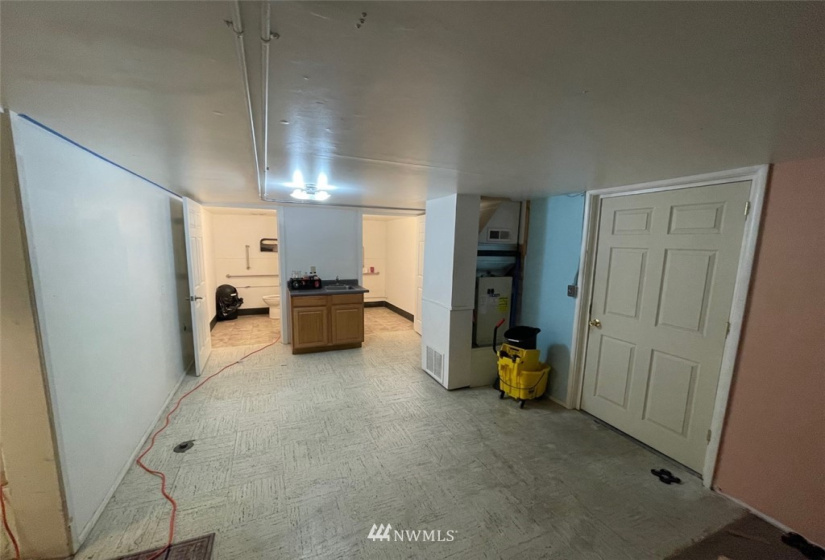 2405 Broadway, Everett, Washington 98201, ,Business Opportunity,For Sale,Broadway,NWM1858291