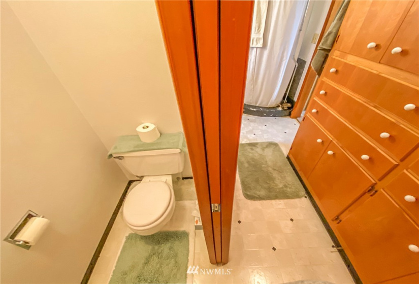 911 Armstrong, Wilbur, Washington 99185, 3 Bedrooms Bedrooms, ,2 BathroomsBathrooms,Residential,For Sale,Armstrong,NWM1857456