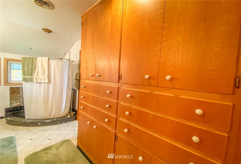 911 Armstrong, Wilbur, Washington 99185, 3 Bedrooms Bedrooms, ,2 BathroomsBathrooms,Residential,For Sale,Armstrong,NWM1857456