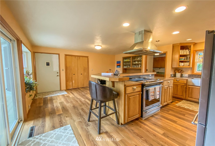 911 Armstrong, Wilbur, Washington 99185, 3 Bedrooms Bedrooms, ,2 BathroomsBathrooms,Residential,For Sale,Armstrong,NWM1857456