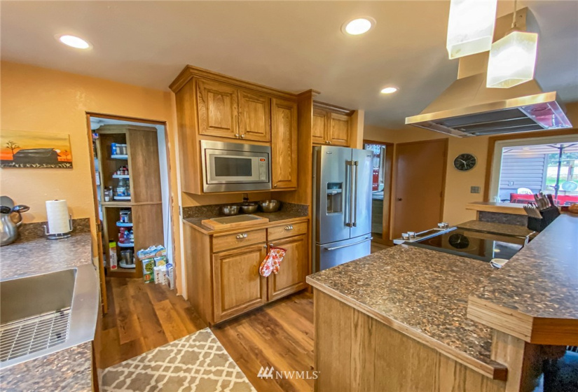 911 Armstrong, Wilbur, Washington 99185, 3 Bedrooms Bedrooms, ,2 BathroomsBathrooms,Residential,For Sale,Armstrong,NWM1857456