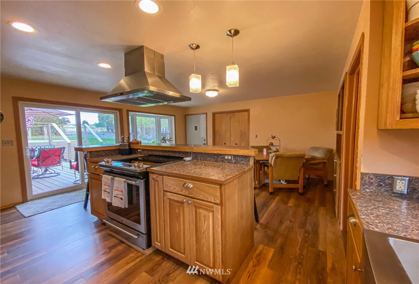 911 Armstrong, Wilbur, Washington 99185, 3 Bedrooms Bedrooms, ,2 BathroomsBathrooms,Residential,For Sale,Armstrong,NWM1857456