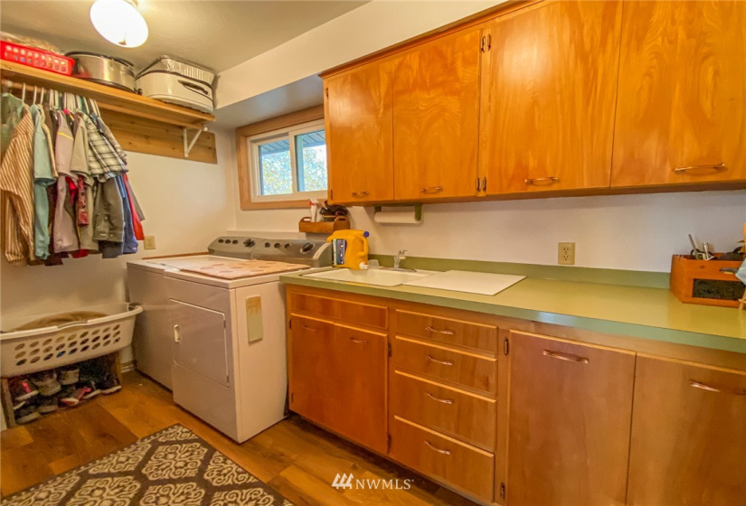 911 Armstrong, Wilbur, Washington 99185, 3 Bedrooms Bedrooms, ,2 BathroomsBathrooms,Residential,For Sale,Armstrong,NWM1857456