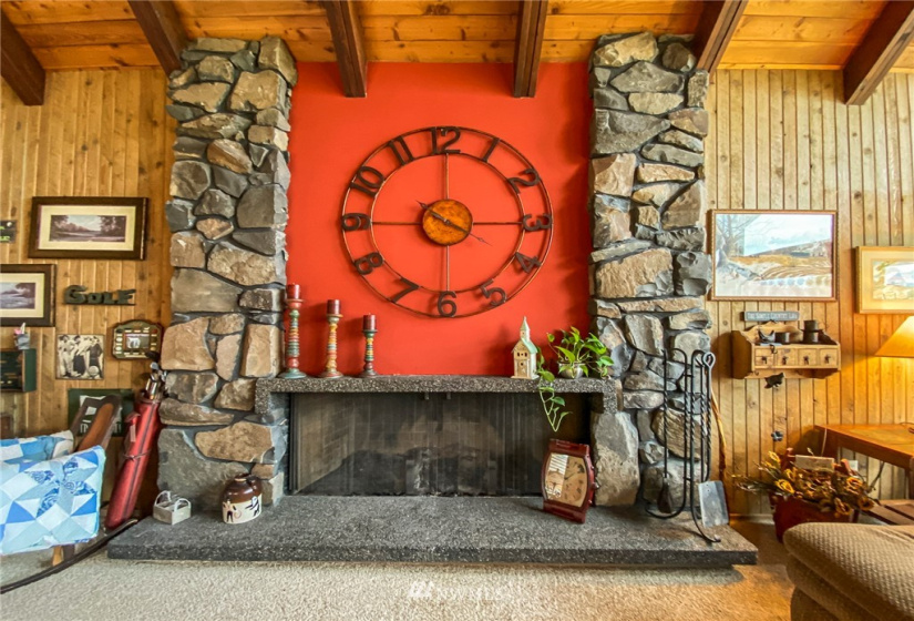 911 Armstrong, Wilbur, Washington 99185, 3 Bedrooms Bedrooms, ,2 BathroomsBathrooms,Residential,For Sale,Armstrong,NWM1857456