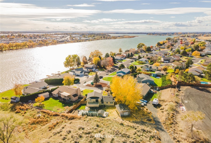 524 Edgewater, Moses Lake, Washington 98837, 3 Bedrooms Bedrooms, ,2 BathroomsBathrooms,Residential,For Sale,Edgewater,NWM1859310