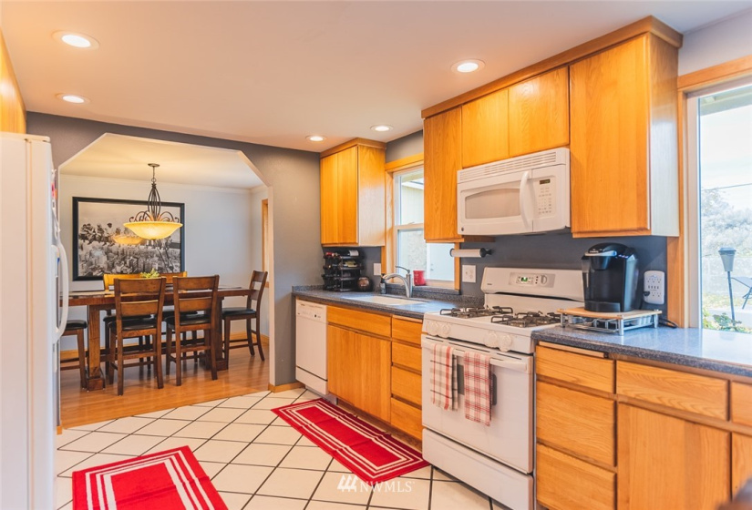 524 Edgewater, Moses Lake, Washington 98837, 3 Bedrooms Bedrooms, ,2 BathroomsBathrooms,Residential,For Sale,Edgewater,NWM1859310